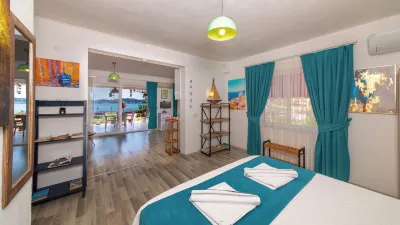 Derin Mavi Suit Butik Otel