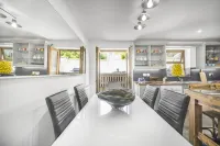 Luxury Coach House Sleeps 12 Five Bedrooms Hotels in Bridgend