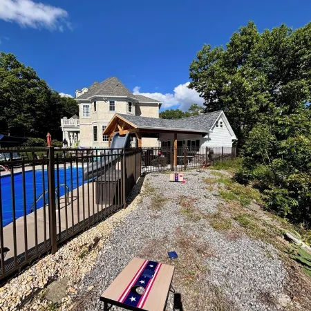 Family & Pet-Friendly, Peaceful Rural Escape. Hiking Nearby.
