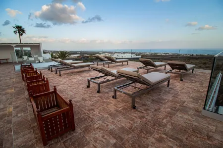 Casa Serena 10 - Boutique Hotel - Adults Only-Breakfast Included Отели в г. Кониль