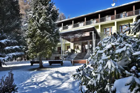 Aplend Hotel Lujza Major Отели рядом с достопримечательностью «High Tatras»