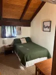 Cozy Cabin With Hot Tub Near River