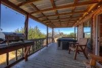 Rocky Ridge Cedar Cabin with Hot Tub & Amazing Views Hôtels à : Fredericksburg