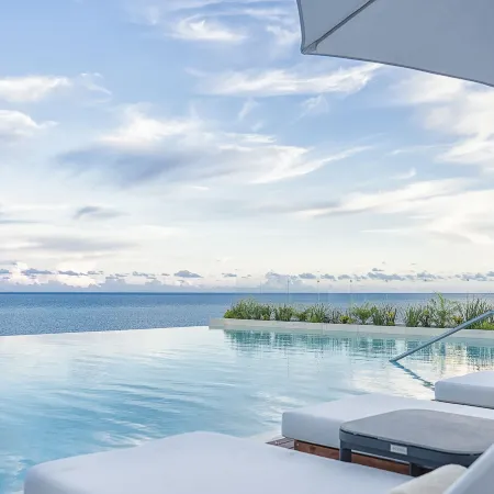 The Fives Oceanfront Puerto Morelos
