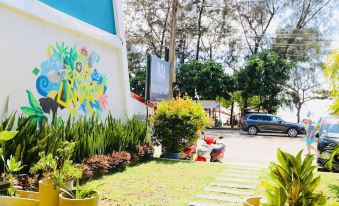 Dazzle Bay by Twenty Two