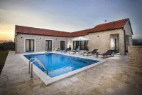 Villa Mala Zadarvillas - Pools