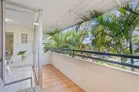 Hi Ho Beach Apartments on Broadbeach Hotels in Broadbeach