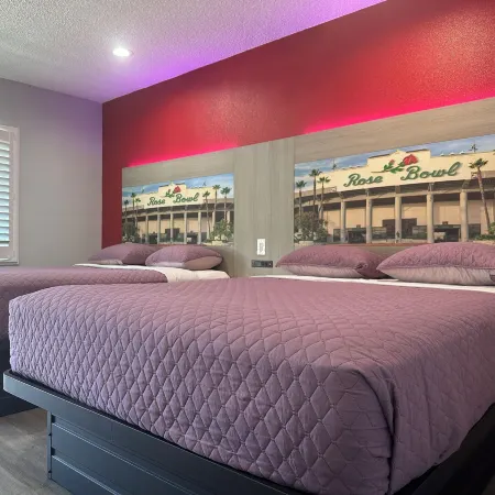 Hi-Way Host Motel