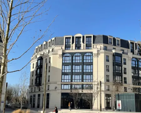 レジドホーム パリ クラマール クラマールのホテル