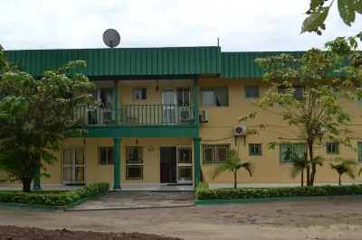 L'Aquarius Marina 2000 Hotels in Wouri