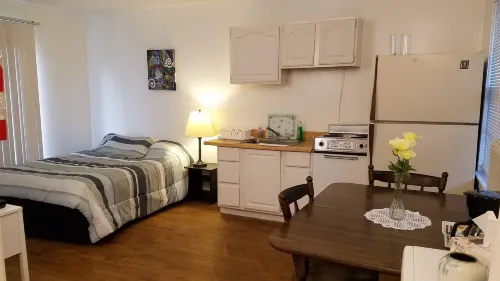 Becket Motel