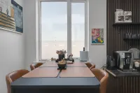 Bank Guesthouse by Kef Airport Hotels in Keflavik