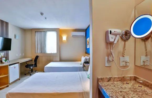 坎普斯多斯戈塔卡茲舒適酒店