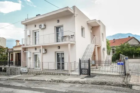 Terra di Meteora Suites #2 Отели рядом с достопримечательностью «Монастырь Святой Троицы»