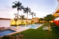 Hotel Puerta Del Sol Guadalajara - Pool