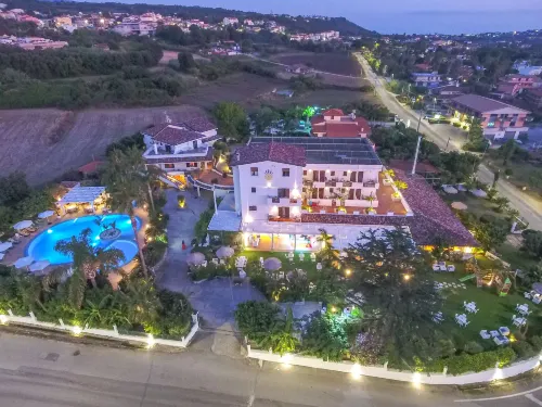 La Bussola Hotel Calabria Các khách sạn ở Gurdurello