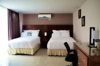 Leisure Inn - Parkplatz
