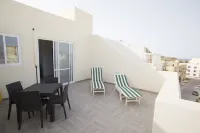 Dolphin Court - parking