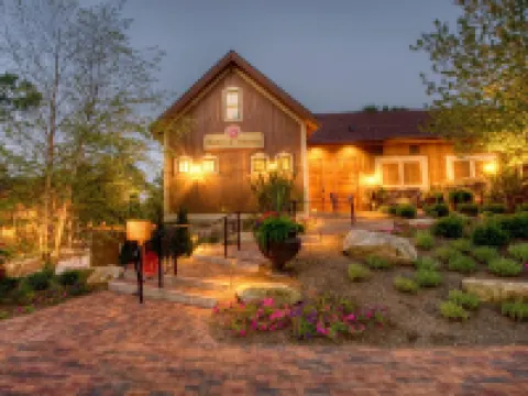 ホリデイ イン カントン (ベルデン ビレッジ) by IHG ジャクソンのホテル