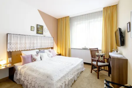 Tante Alma's Mannheimer Hotel Отели рядом с достопримечательностью «Wasseerturm»