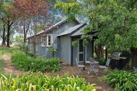 Stay in Mudgee the Grove, the Church, and Premium Private Homestead