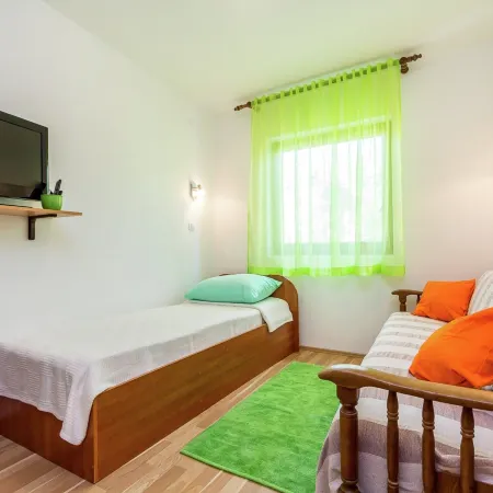 Holiday Home with Garden Located Near the Beach