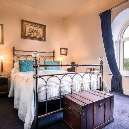 Creston Villa Guest House