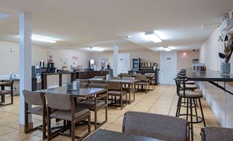 Travelodge by Wyndham Kamloops Mountview