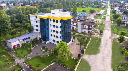 Siddhartha Hotel Tikapur Отели в г. Ламки Чуха