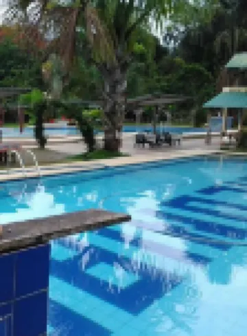 荷利康尼亞斯旅館