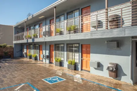 The Vine Inn Davis Отели в г. Дейвис