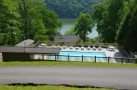 The Retreat at Center Hill Lake Hotels in Smithville