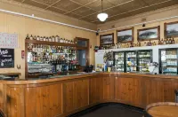 Ulmarra Hotel - parking