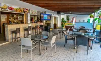 A Maos Hotel Apartments - ที่มีบาร์