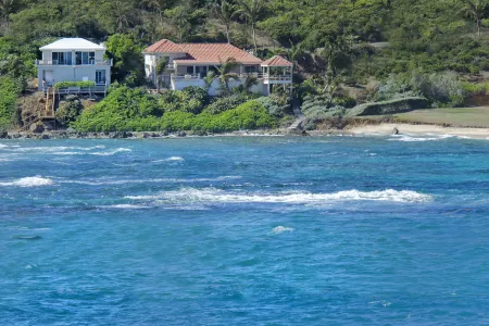 Beach House Younes by Island Properties Online