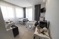 亞提科 33 號家庭旅館 Via d'Amelio附近的飯店