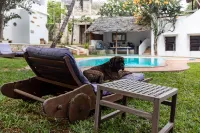 Kijani Hotel - piscina