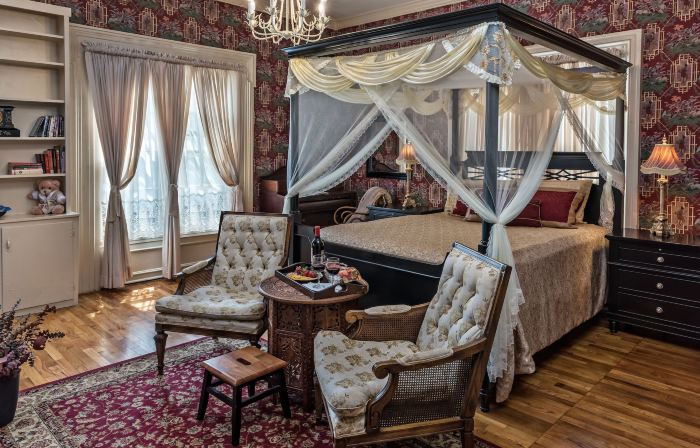 Silver Heart Inn & Cottages