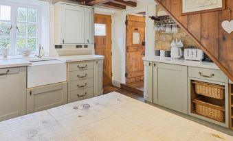 Host & Stay - Colcott Cottage