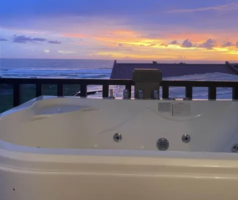 The Palms Resort & Bar - Ocean View