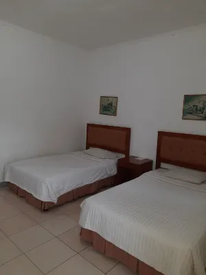 Resort Prima Anyer Hotels in Pasauran