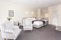 Te Mata Lodge Hoteles cerca de Black Barn Vineyards