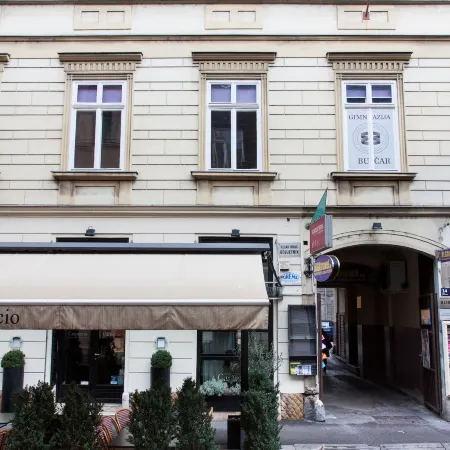 Tesla Boutique Apartments & Rooms