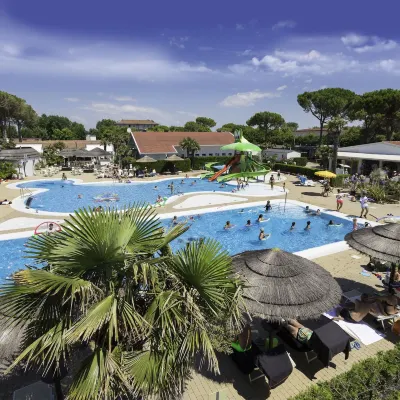 Vela Blu Camping Village Hotels near بورانو