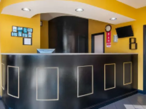 Econo Lodge Inn & Suites Hotels in Catoosa County