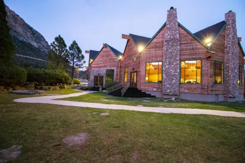 The Retreat on Charleston Peak Hotel di Mount Charleston