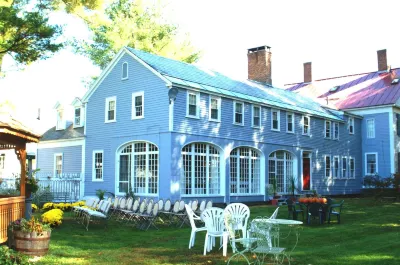 Centennial House Hotels in Northfield