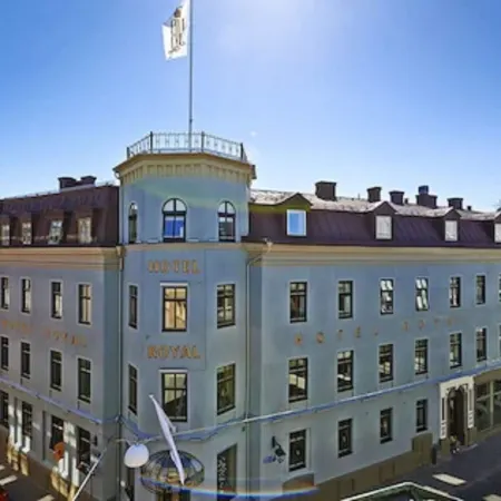 Hotel Royal Отели рядом с достопримечательностью «Стадион «Уллеви»»