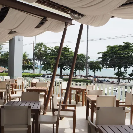 Grand Jomtien Palace Hotel