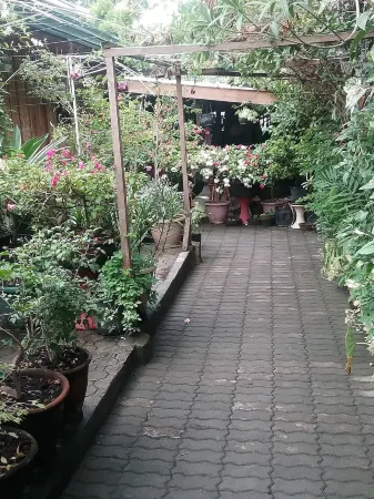 Shangri-La Resto Bar and Functions Отели в г. Glan